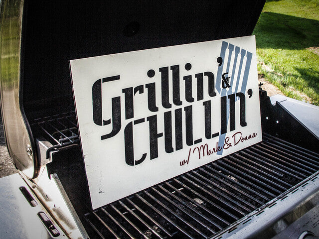 BRWS299 Grillin' & Chillin' with Spatula Personalized 21x12
