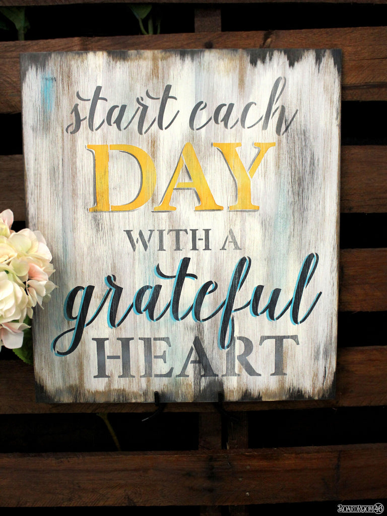 BRWS136 Start Each Day Grateful Heart 18x18